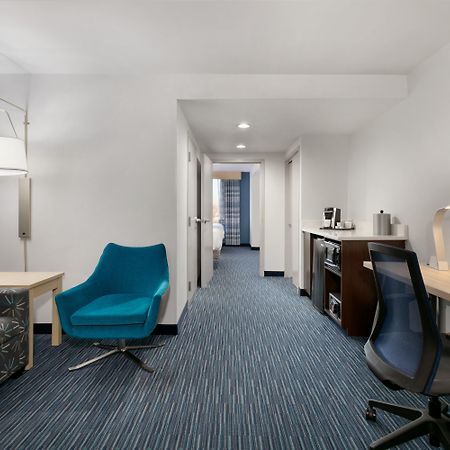 Holiday Inn Express Hotel & Suites Norfolk Airport By Ihg Exterior foto