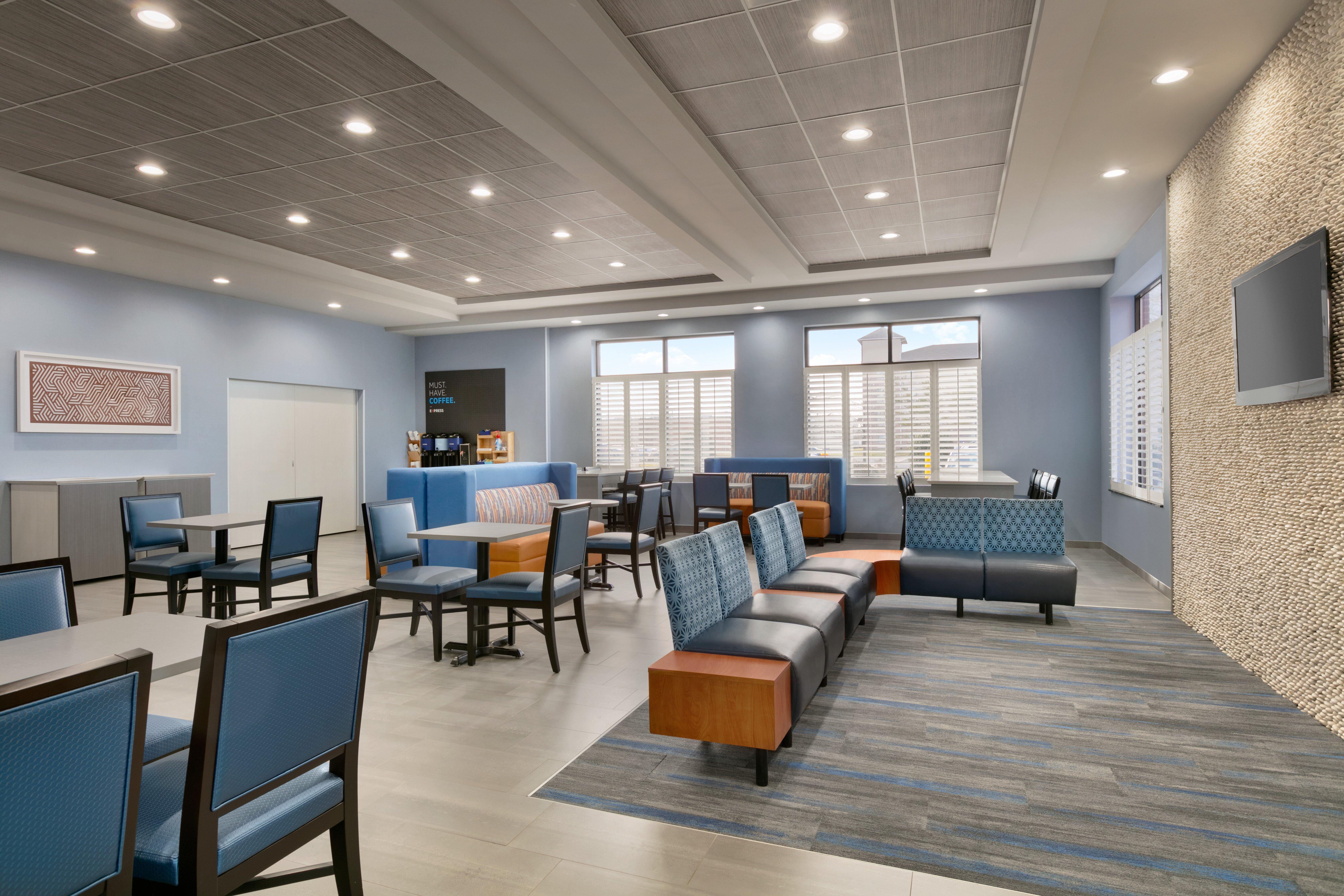 Holiday Inn Express Hotel & Suites Norfolk Airport By Ihg Exterior foto